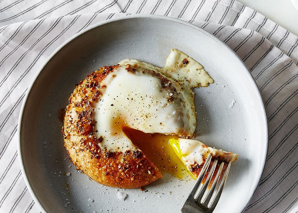 Quick and Easy Bagel Egg Breakfast Recipe