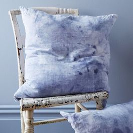 Ice-Dyeing: The Hands-Off Way to Doll Up Your White Linens