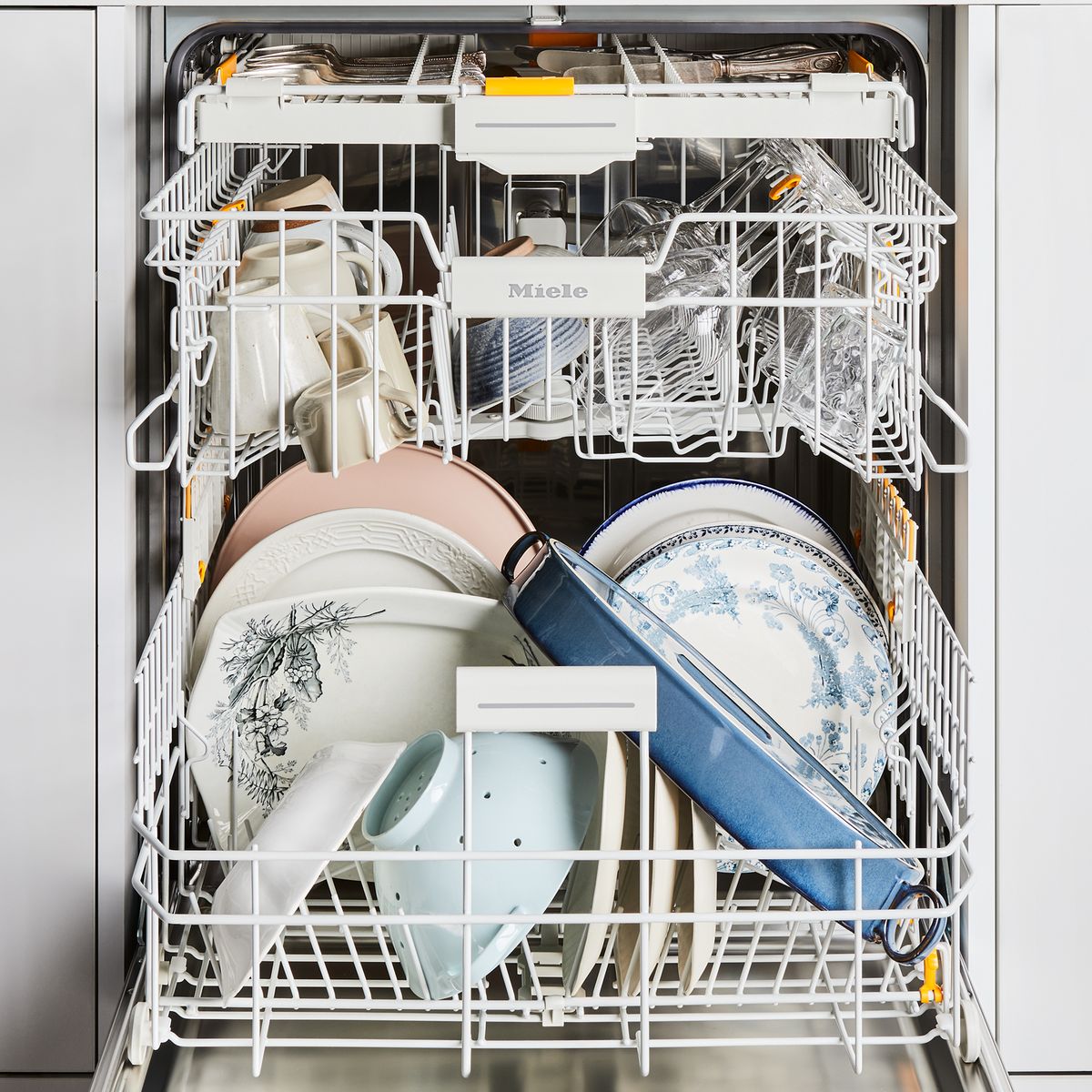 How to Clean Your Dishwasher - Easy Dishwasher Cleaning Guide