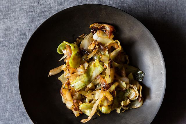 Stir-Fried Cabbage with Fennel Seeds