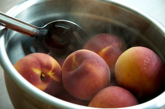 Peeling peaches