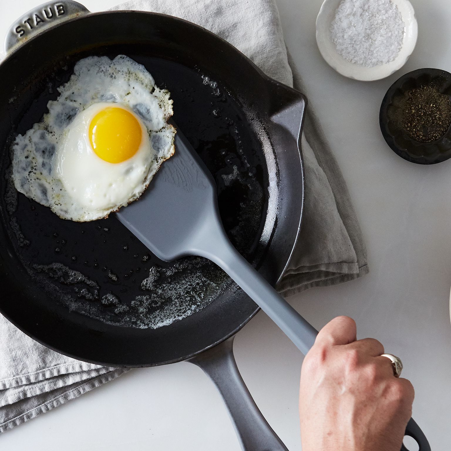 MyFridgeFood - Heat spatula to keep eggs from sticking