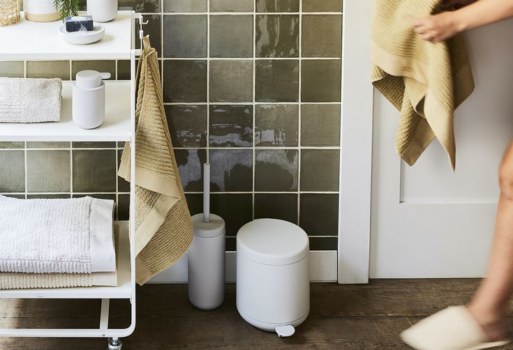 8 Vibrant, Soothing & Unexpected Bathroom Paint Colors to Try