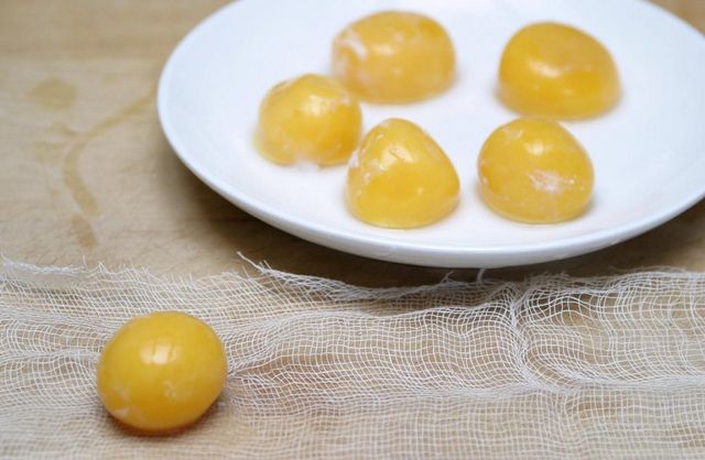 curing egg yolks