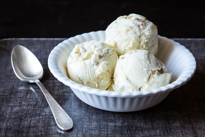 Oatmeal Ice Cream with Toasted Walnuts