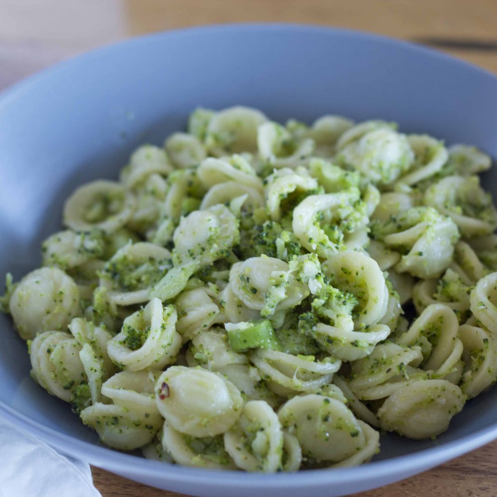 Pasta with broccoli or turnip tops - (orecchiette con cima di rapa) - puglia