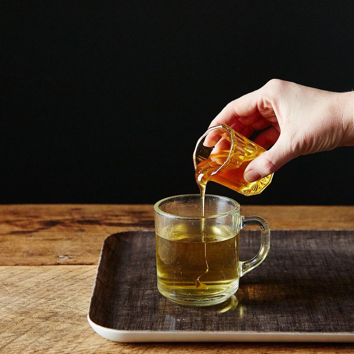 How to Make a Hot Toddy - Winter Drinks