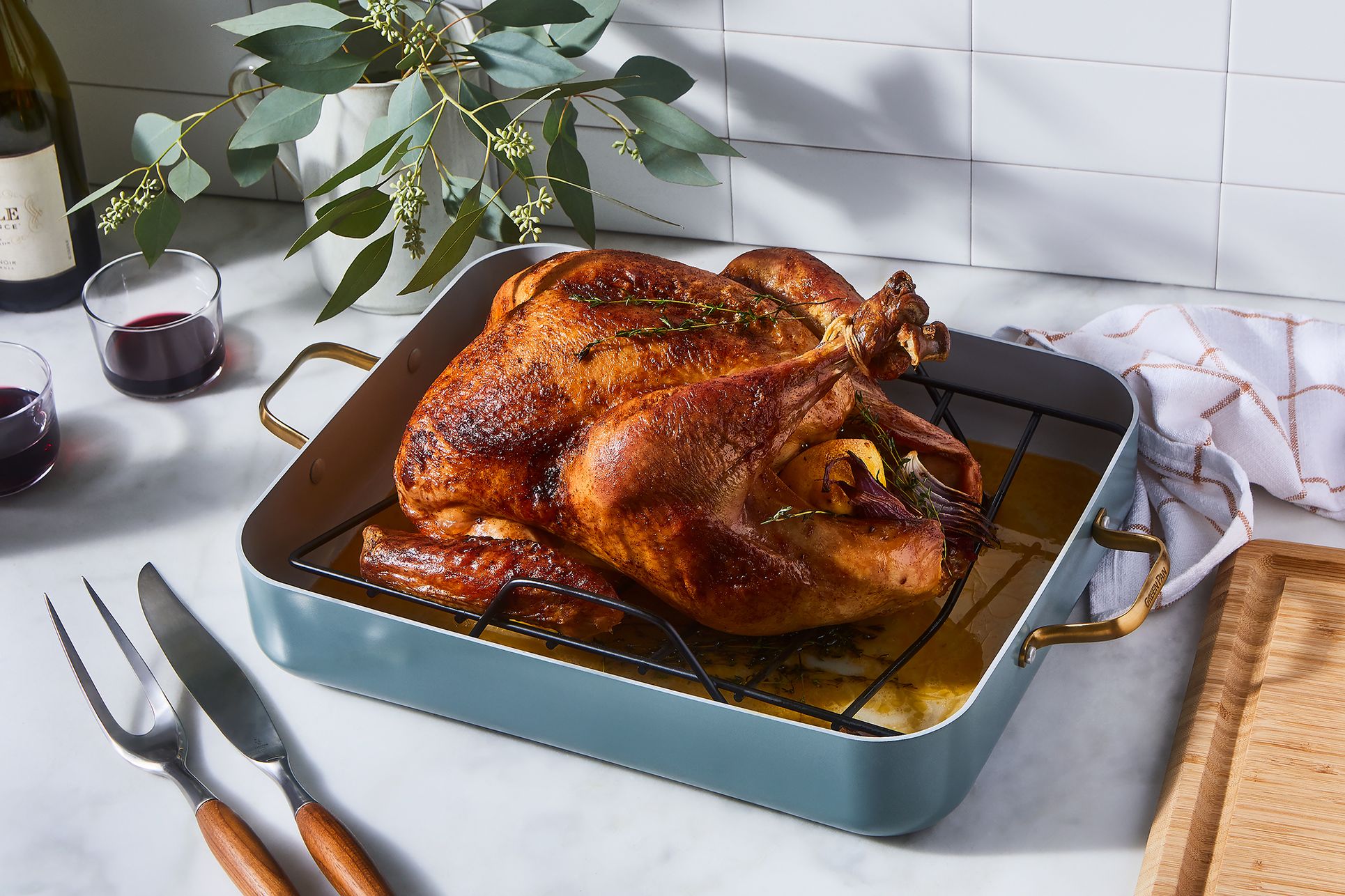 How to cook a brined turkey in an oven bag How To Roast A Turkey In An Oven Bag Kitchn