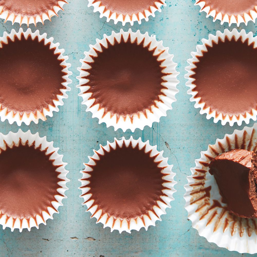 almond butter–chocolate keto fat bombs