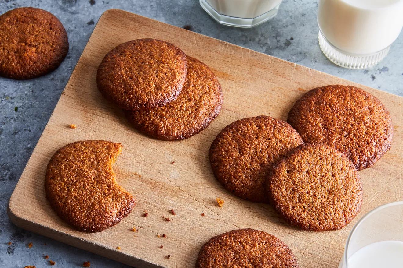 5-Ingredient Molasses Cookies