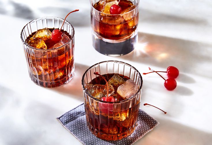 25 of the Merriest Christmas Cocktail Recipes