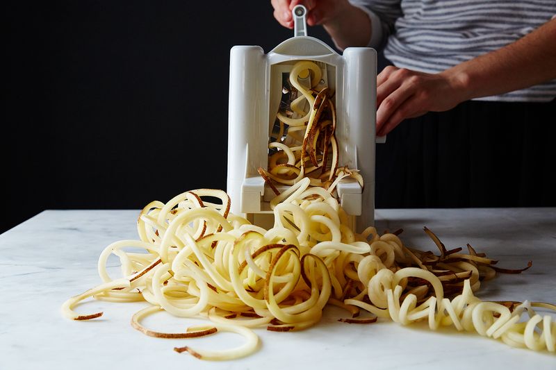 This Hack Allows You To Make Curly Fries Without A Spiralizer