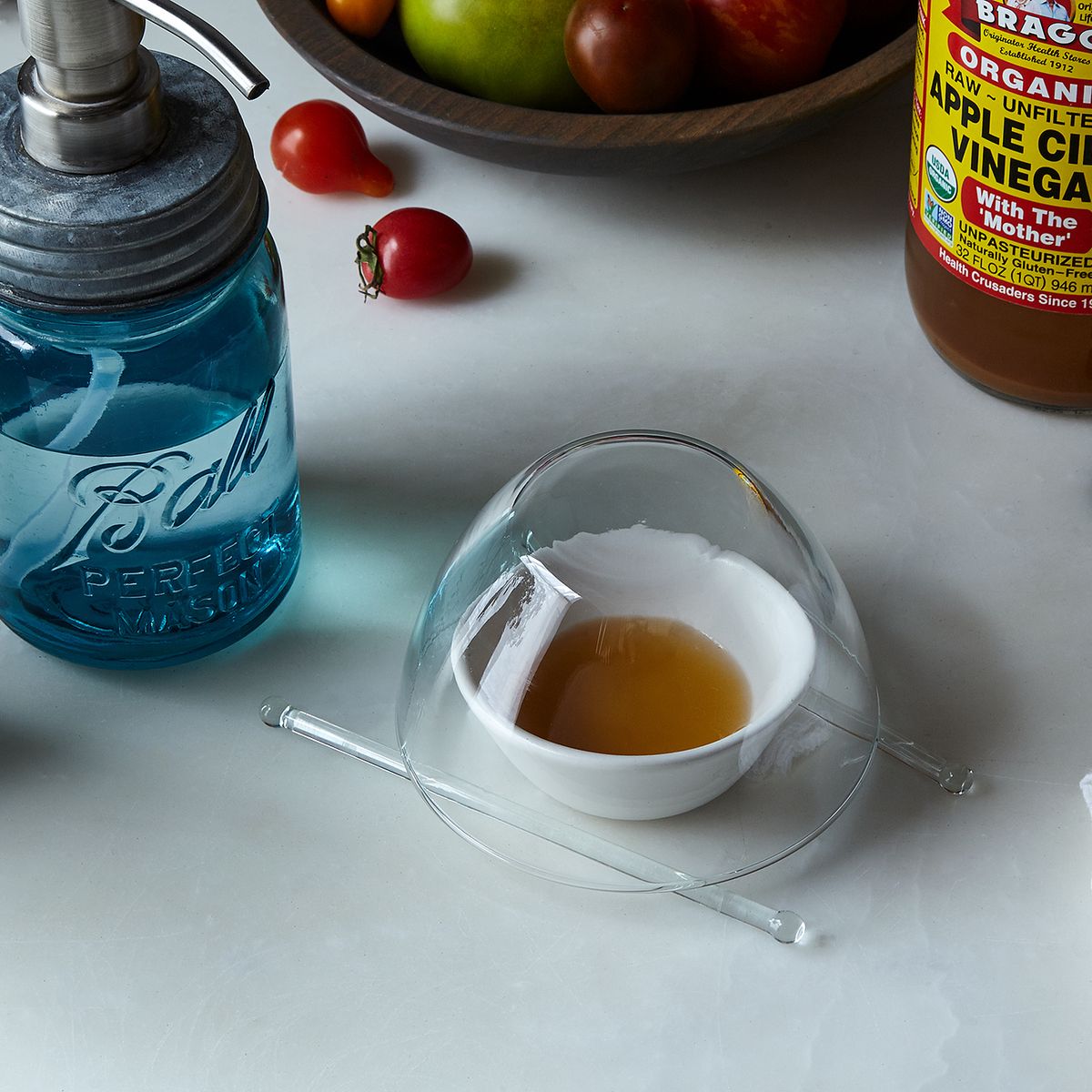 How to Get Rid of Fruit Flies (THE BEST Homemade Fruit Fly Trap