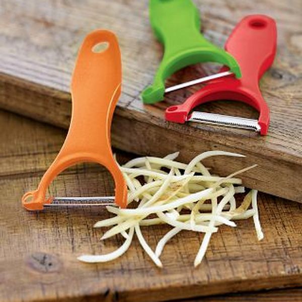 Gadgets: Get Your Garnish on With the Mastrad Spiral Veggie Slicer