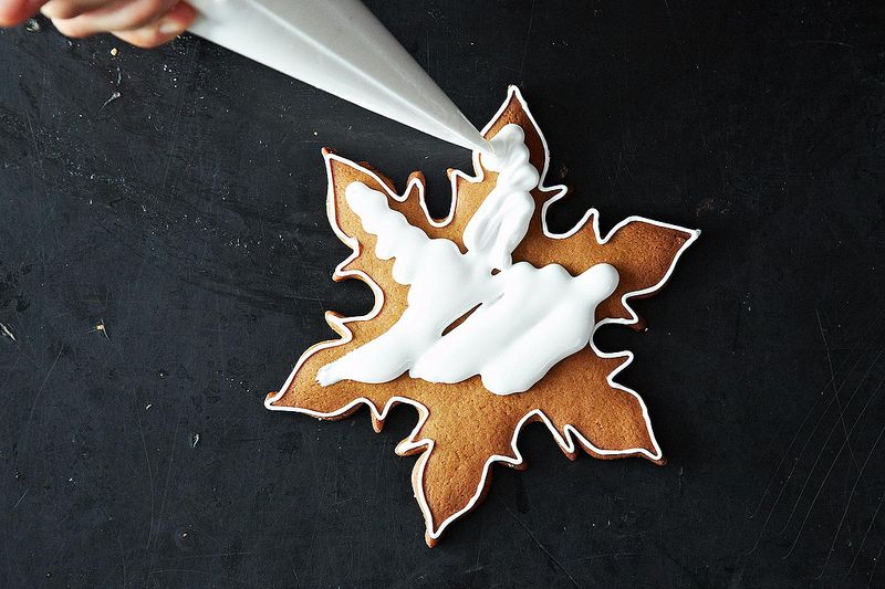 Flood royal icing from Food52