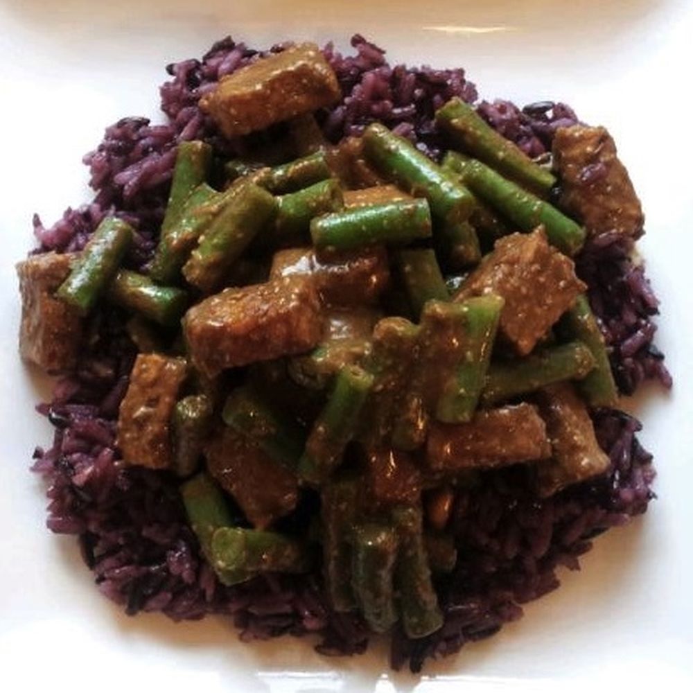 tempting tempeh and green beans