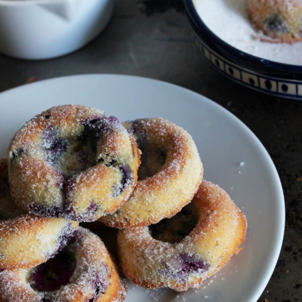 Baked wholemeal blueberry donuts
