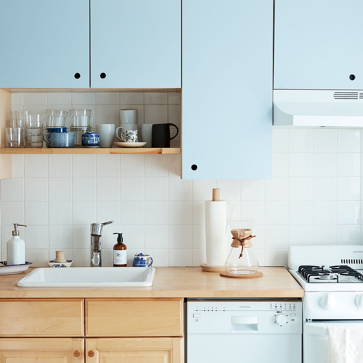 A Diy Kitchen Cabinet Makeover Even If You Re Renting