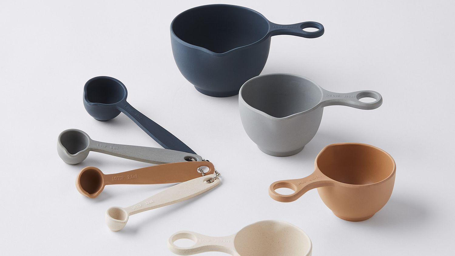Pretty Measuring Cups and Spoons