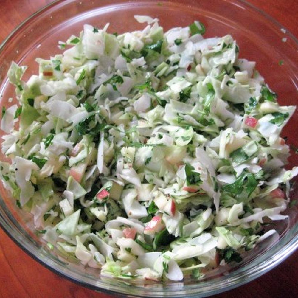 crisp coconut cabbage salad à la exki