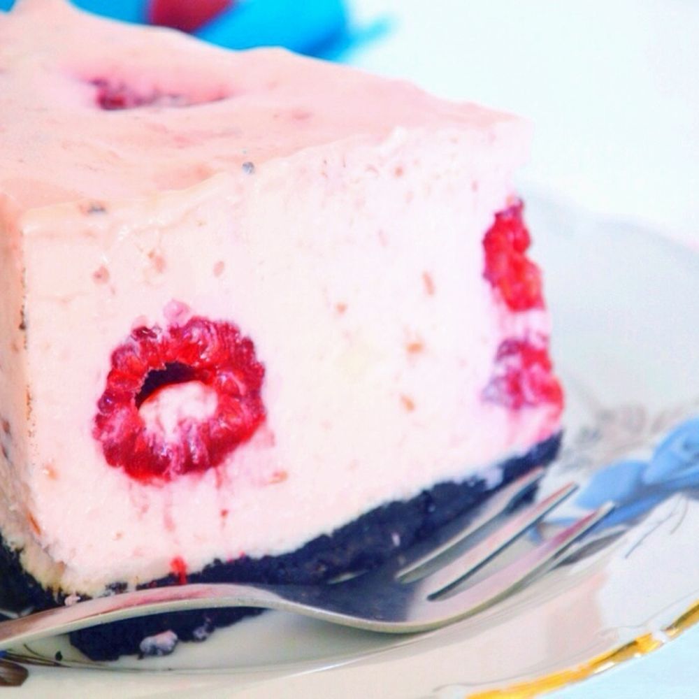 raspberry and white chocolate cheesecake