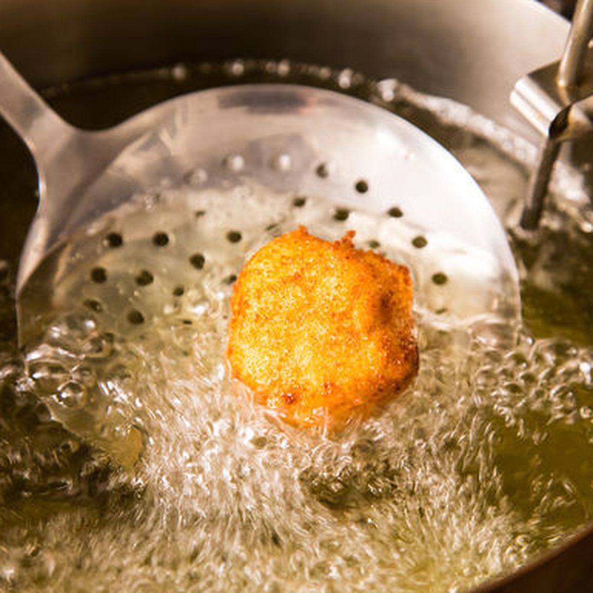 Golden rules to keep in mind while deep frying