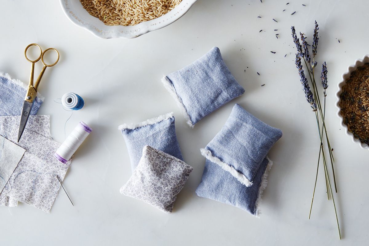 DIY Lavender Sachets for a Sock Drawer that Smells Nice