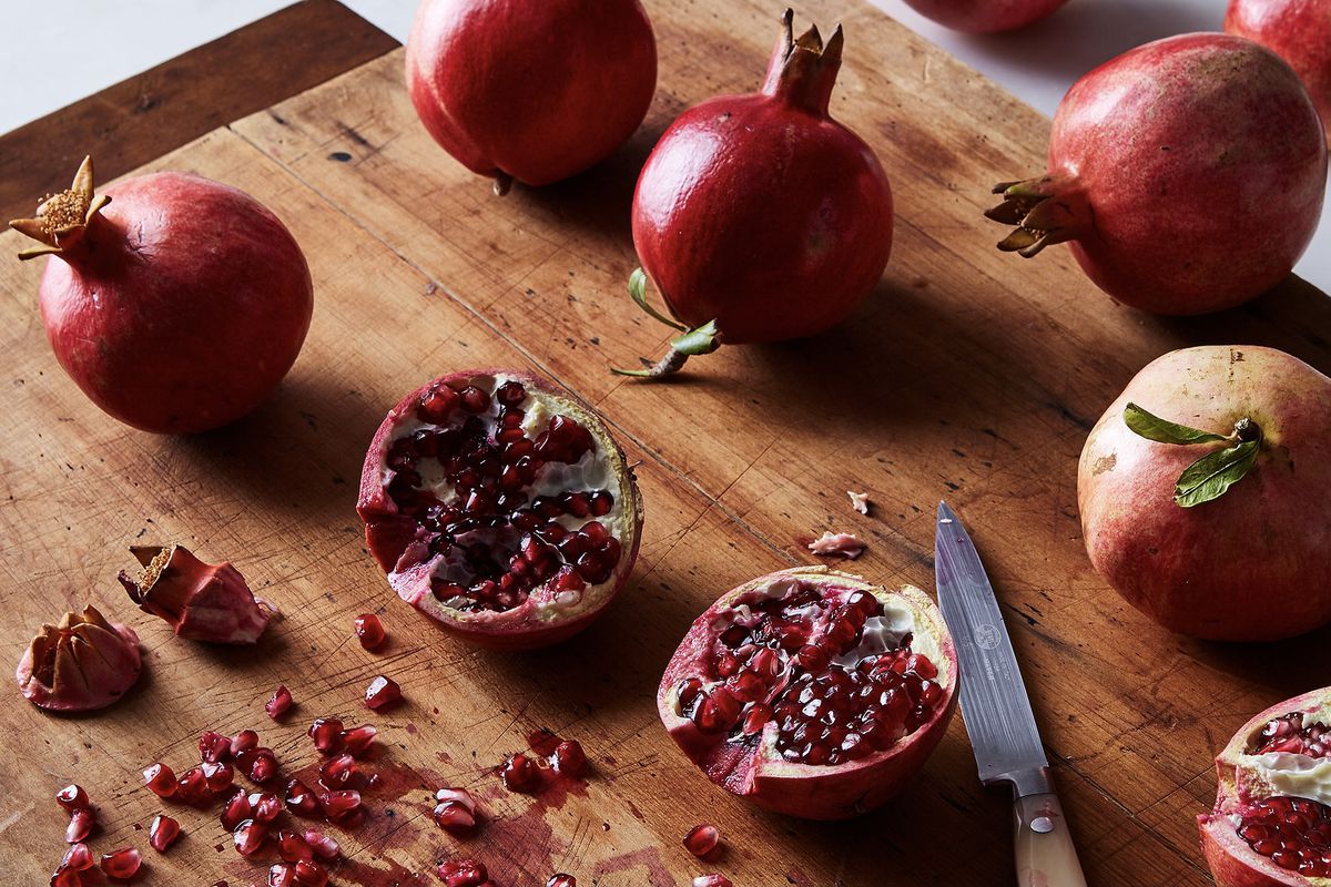 How to Store Pomegranate Seeds During Peak Season