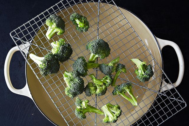 How to Steam Vegetables Without a Steamer - Steamer Basket Hack