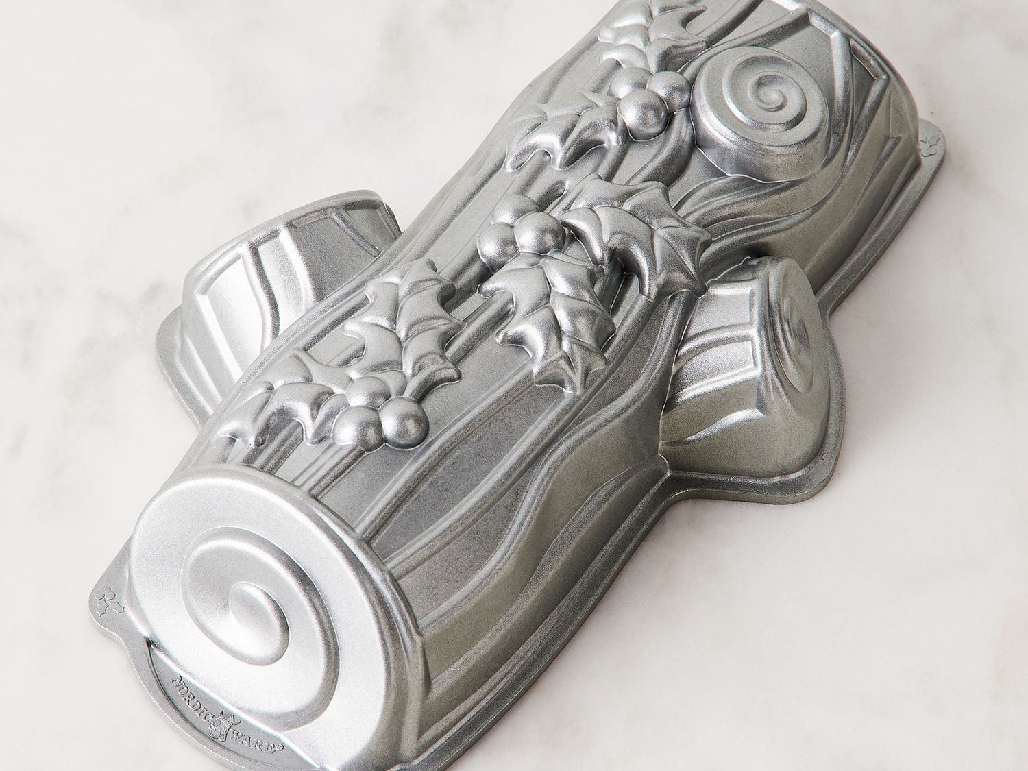  Nordic Ware Yule Log Pan, One Size, Silver: Novelty Cake Pans:  Home & Kitchen