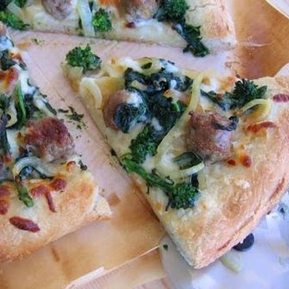 broccoli rabe and fennel sausage pizza