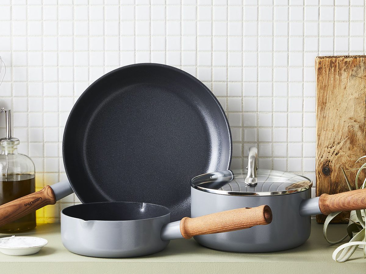 How to Clean Burnt Pans - Stainless Steel, Cast Iron, Nonstick