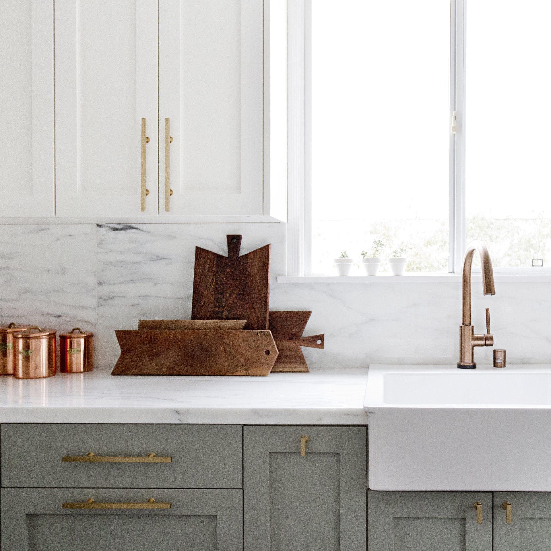 How to Pull Off Two-Toned Kitchen Cabinets