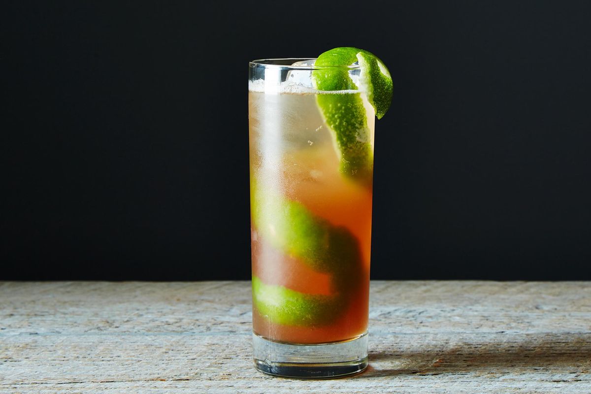 Shetland Vooraf stereo Singapore Sling Recipe and History