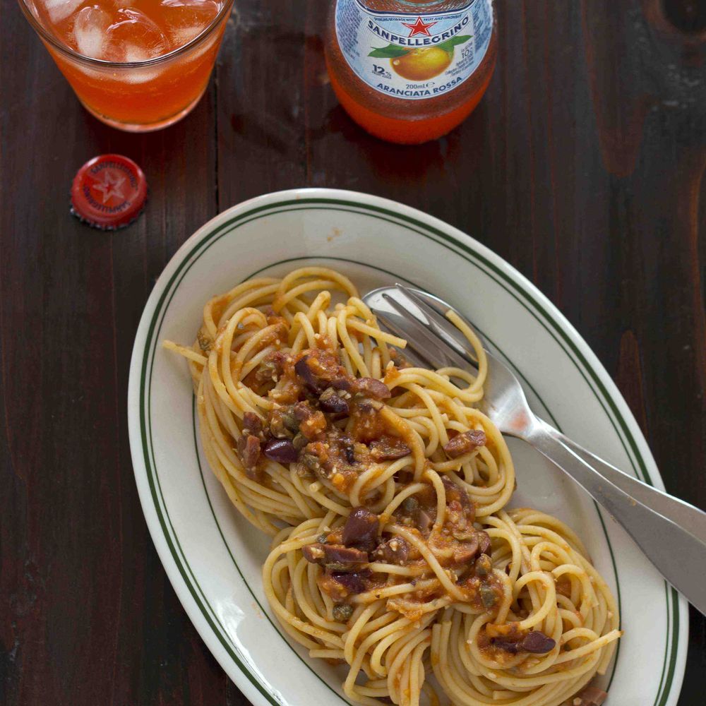 puttanesca (spaghetti alla puttanesca)- campania, primo (first course)