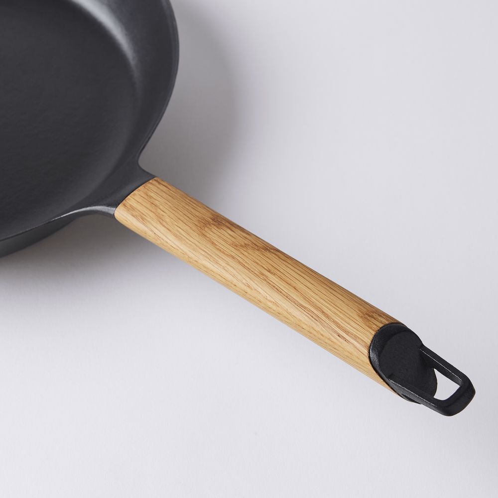 Vermicular Oven-Safe Lightweight Japanese Cast Iron Frying Pan, 4 Sizes, in  2023