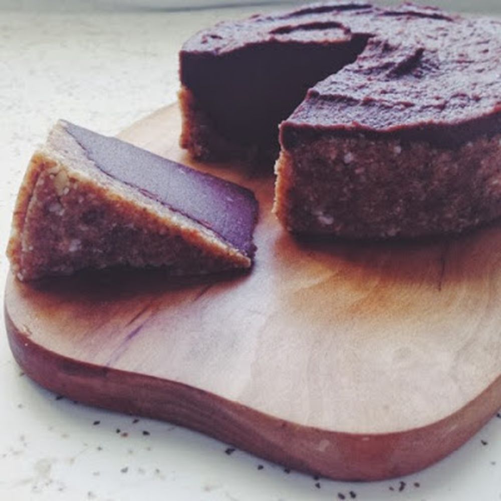 mini raw vegan chocolate walnut "cheesecake"
