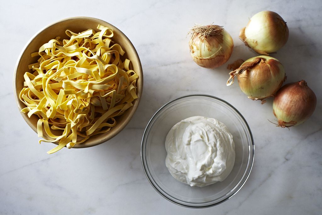 Pasta with Yogurt and Caramelized Onions Recipe