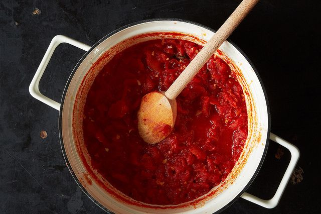 How to Make Tomato Sauce from Canned Tomatoes