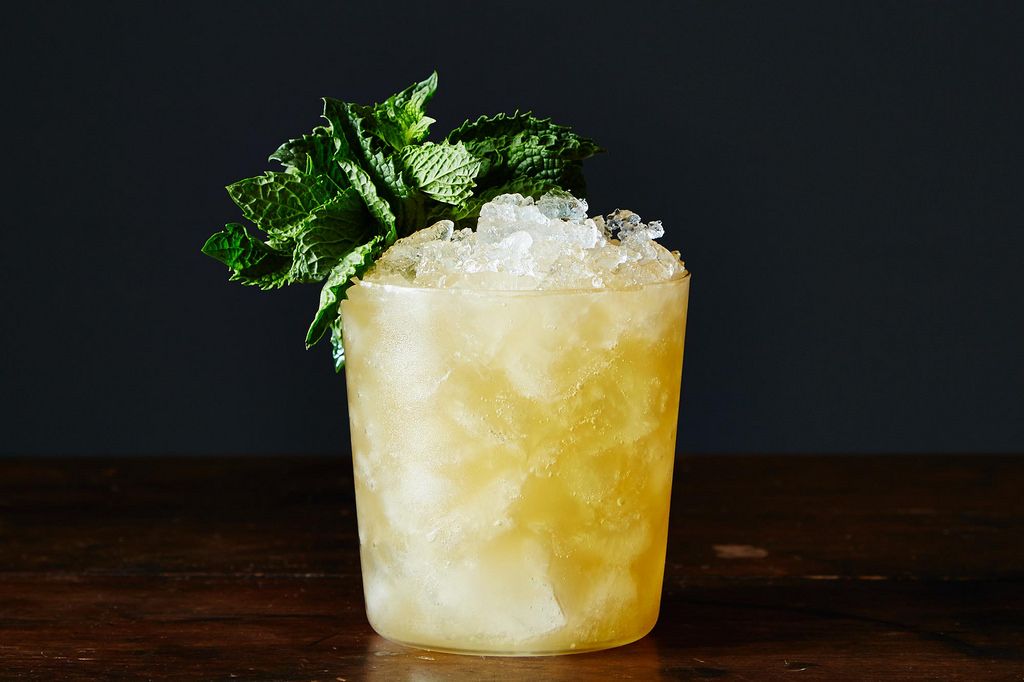 classic mai tai cocktail 