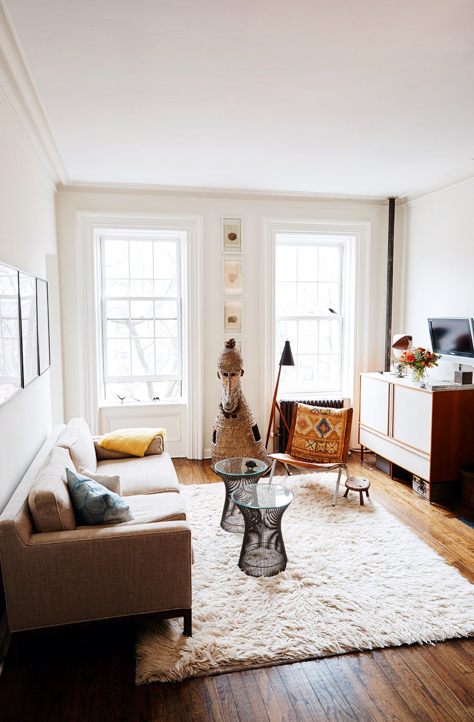 11 Expert Tricks for Making a Small Room Look Bigger