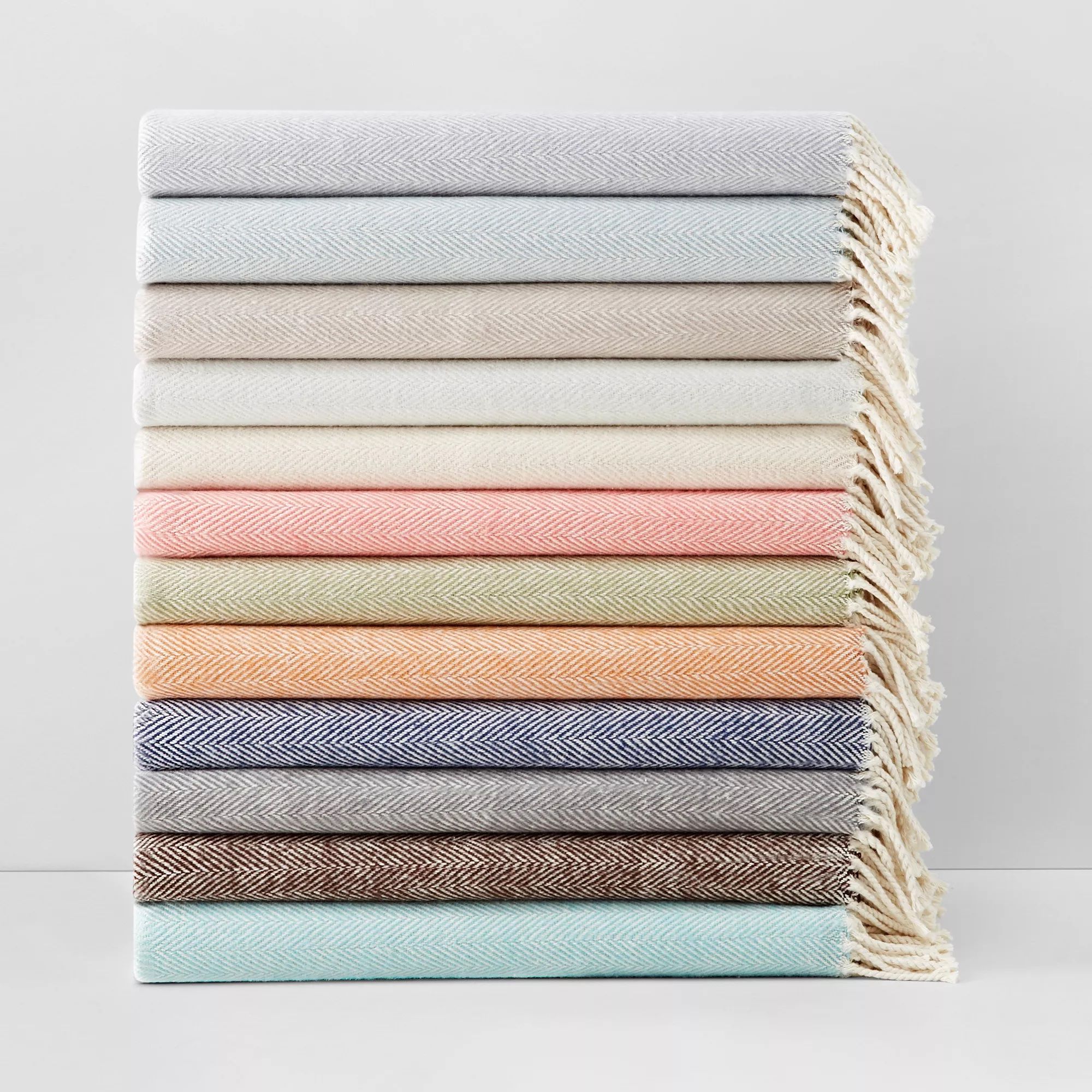 13 Cozy Throw Blankets of 2022 to Ward Off Chilly Nights