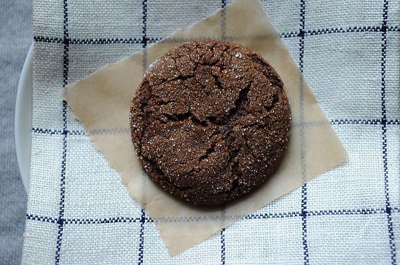ginger spice molasses cookie