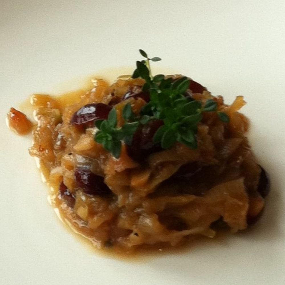onion confit with honey, sultanas and white wine