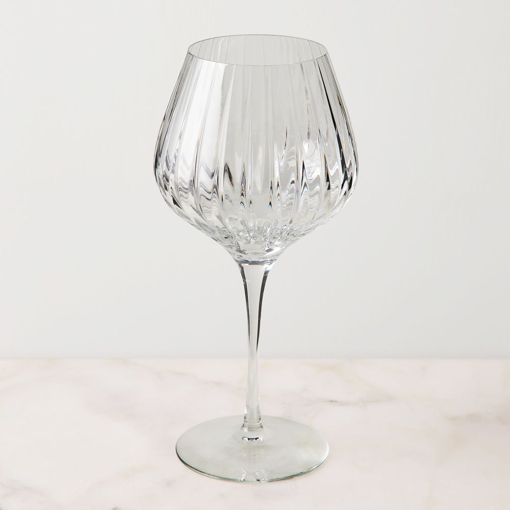 https://images.food52.com/kUeFud_5-jhHIXMyzPvZU-6pgiM=/1000x1000/8de58885-619a-4f1d-aa45-eb84c6911586--2023-0911_vista-alegre_fantasy-cut-crystal-glassware-collection_large-wine-glass_silo_1x1_ty-mecham.jpg