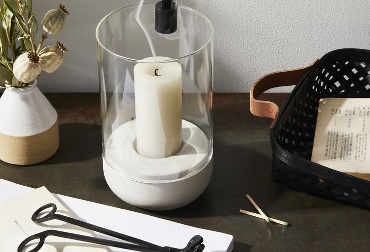 The Great Scent Debate: Diffusers vs. Candles