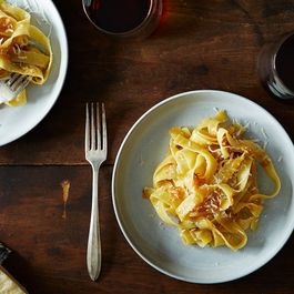 Pasta with braised onion sauce by Bechelli