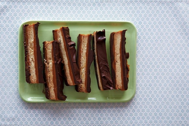 How to Make Twix Bars at Home