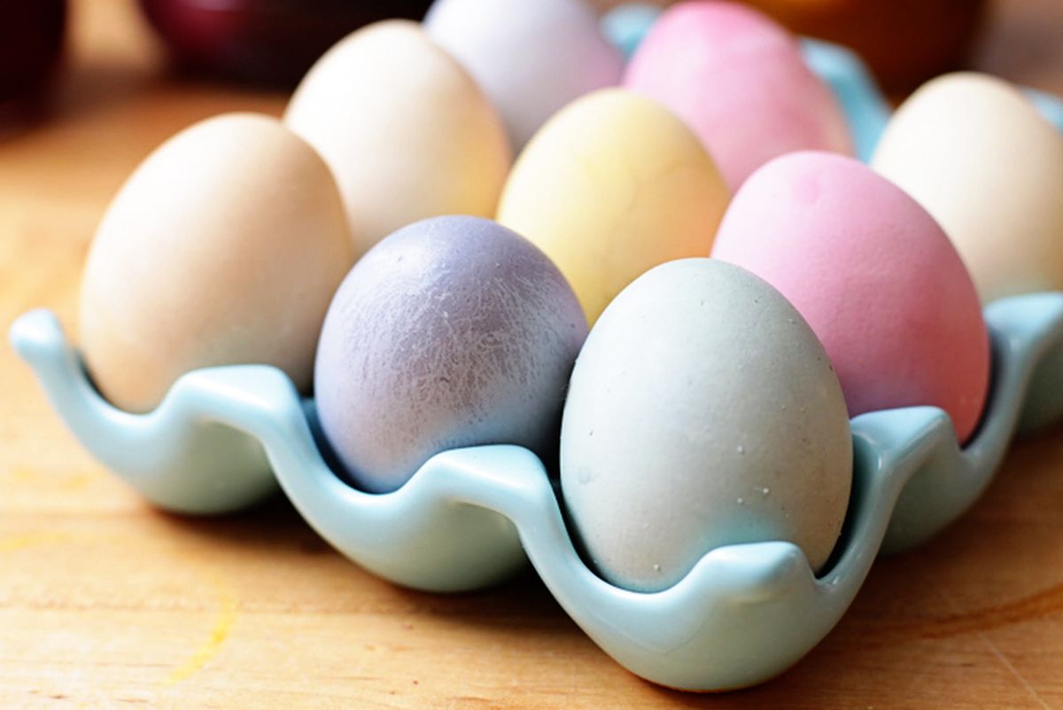 Обтянутые яйца. Краска для яиц. Пастельные краски для яиц. Нежная краска для яиц. Перламутровые яйца.