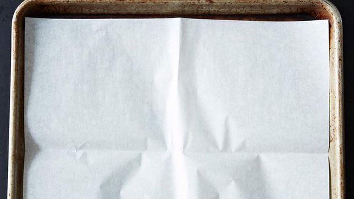 16x24 Inch Large Size Precut Parchment Paper Sheets for Baking